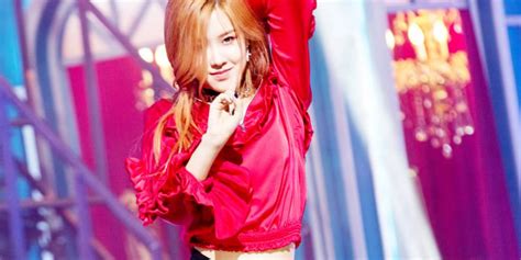 Tops, knitwear, casual jackets and shirts. Blackpink's Rose Shows Off Her Tiny Body: Weight and Waist ...