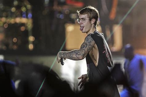 Els 10 Moments De Justin Bieber A Barcelona Del Cop De Puny Al ‘playback’ Cultura El PaÍs