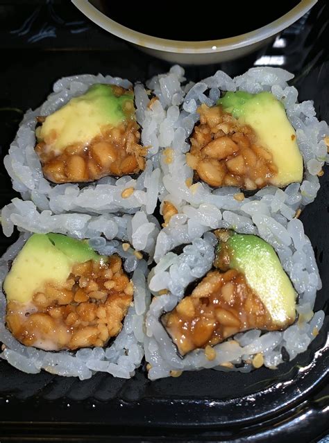 Peanut Avocado Sushi 🤤🤤🤤 Rvegan