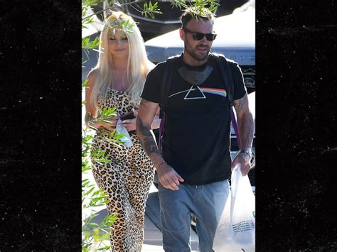 This isn't the only piece of green's that stodden wore. Brian Austin Green Grabs Lunch with Courtney Stodden