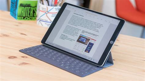 Currently, the new ipad pro ships with ios 10.3 on board. iPad Pro 10.5 : Review, Specifications, Features, Price ...