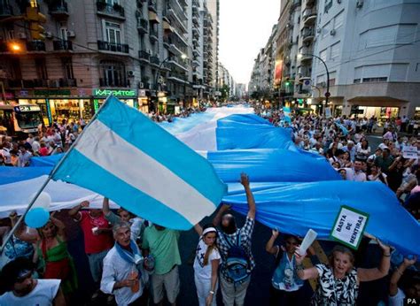 Argentina Protests Up To 700 000 March In Frustration At President Cristina Kirchner Pictures