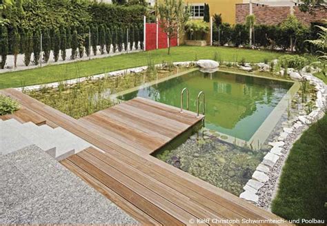 Die erste wichtige frage, die zu klären ist, ist ob das schwimmbecken versenkt. Pool oder Schwimmteich im Garten bauen? - Garten | HausXXL ...