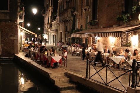 The Best Romantic Restaurants In Venice, Italy