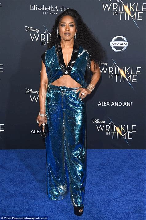 Angela Bassett Stuns At A Wrinkle Of Time Premiere Daily Mail Online