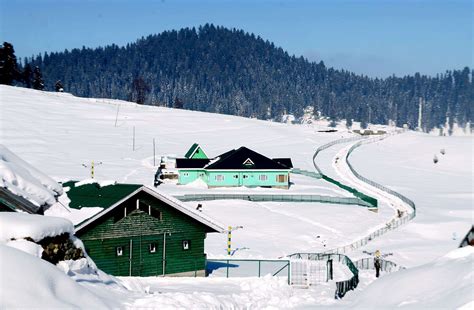 This Is How Heavenly Gulmarg Looks Like Right Now