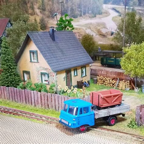 Mit der baugröße h0 hat märklin schon 1935 dafür gesorgt, dass sich der wunschtraum einer eigenen. Modellhäuser H0 Aus Karton : MIBA: Linzer Schnitte ...