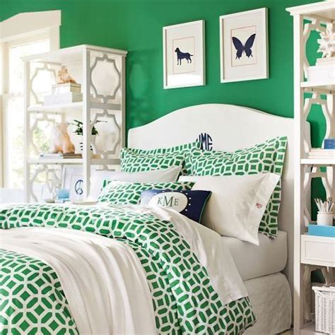 Find the best of lauren nelson from hgtv. Preppy-Bedroom-Green-Interiors-Lauren-Nelson-Design ...