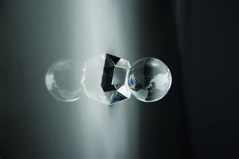Genuine Optical Crystal World Globe On Crystal Basethe Trophy Trolley