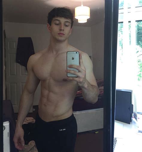 Hot Pale Guys Ciaran Johnson Fit Shirtless Body Hunk Selfie