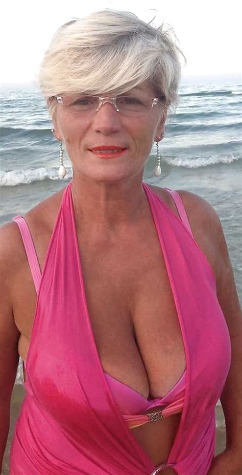 Pin On Granny Mature 40 50 60 Reif Und Sexy Gambaran