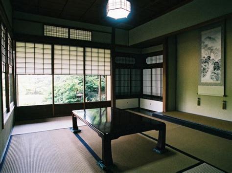 Traditional zen philosophy inspires the simplistic, natural essence found in minimalist architecture and design. Japan traditional architecture | REthink Tokyo - Real ...