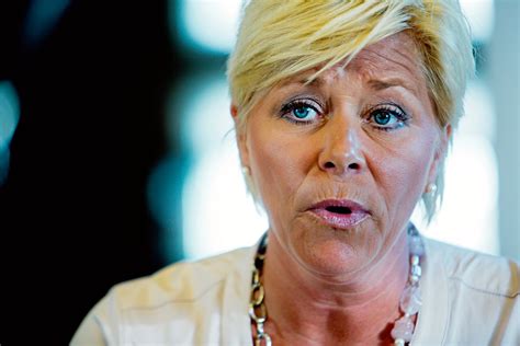 The fees need to be reduced, and the decisions have to be made this autumn, said siv jensen. Siv Jensen vil ha «Gjørv-kommisjon» for Sykehus-Norge ...