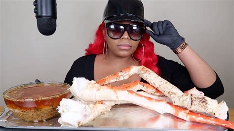 Once thawed, king crab legs can be served either hot or chilled. GIANT KING CRAB LEGS MUKBANG/ SEAFOOD BOIL - YouTube