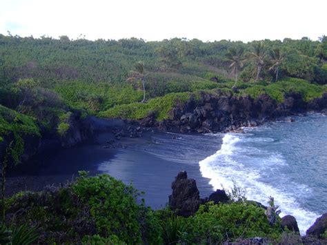 Waianapanapa State Park Maui State Parks Places To Go Maui
