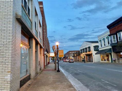 Downtown Pulaski Virginia Paul Chandler April 2019 Downtown