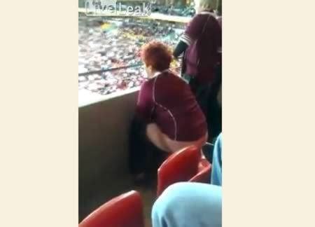7 People Caught Doing Yucky Things In Public ThatViralFeed