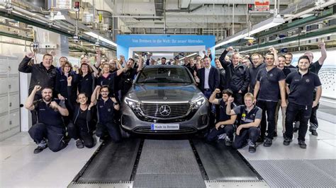 Daimler Employees Getting Up To Bonus Despite Challenging