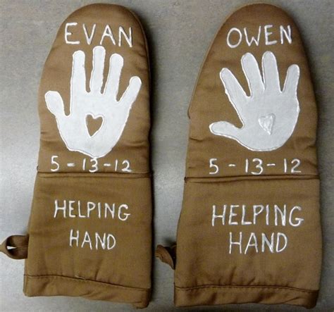 We did not find results for: 12 Handprint Ideas to make Grandma for Grandparent's Day ...