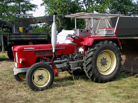 Schlüter traktor geschenk fan artikel zubehör fanartikel uhr 1365. unbekannter Schlüter Traktor,fotografiert beim 11 ...