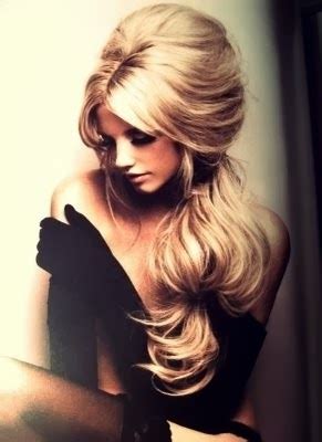 Such ladies are blessed with special charm. 40 Elegant and fresh- Why the 60s hairstyles are the stars ...