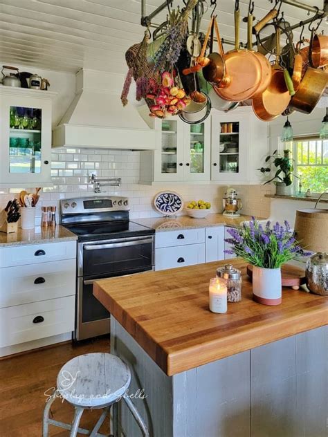 Beach Cottage Decorating Ideas For Summer With Coastal Charm Shiplap