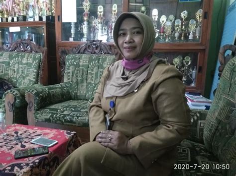 U., pramudibyanto, h., & widuroyekti, b. Keren, Guru SD Asal Karanganyar Ini Rintis Program Guru ...