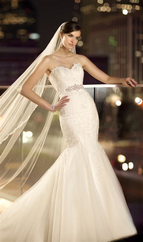 Discover your ideal wedding gown based on your personality. Tips on Choosing the Right Wedding Dress | WeddingElation
