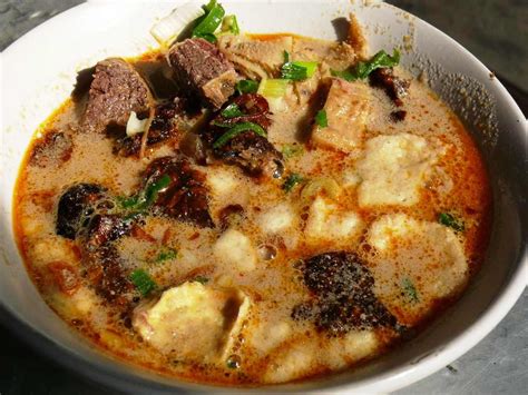 Masukkan 1 sendok teh garam dan 2 lembar daun salam. Resep Soto Babat - Ungkap panduan rahasia cara membuat ...