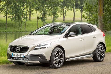 Volvo V40 Cross Country T3 Nordic 🚗 Car Technical Specifications