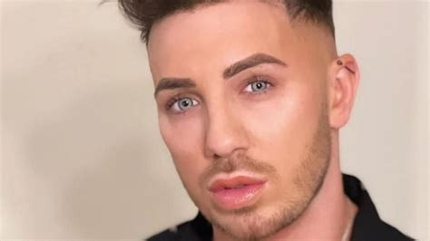 britain s vainest man ditches cosmetic surgery after spending £100 000 on face mirror online