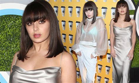 Charli Xcx Flaunts Curves At La Gq Men Of The Year Party Daily Mail