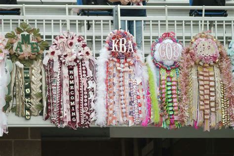 Texas Homecoming Mum Season Is Here What To Know About The Tradition