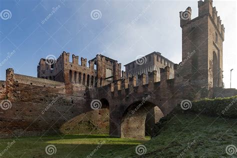 Soncino Medieval Castle In Lombardia Stock Photo Image Of Lombardia