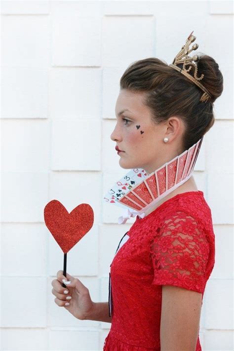 Alice In Wonderland Halloween Costume Ideas Via Oleander Palm Queen Of Hearts Costume