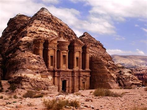 Rose City Of Petra → An Amazing Ancient Rock Carved City
