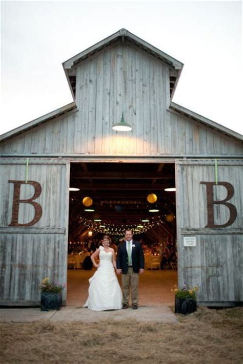 If you've already chosen a barn wedding venue, you'll know exactly why it won your heart. Planning Barn Weddings: Tips & Facts That'll Keep You Up ...