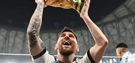Post De Messi Com Taça Da Copa Se Torna Imagem Mais Curtida Do