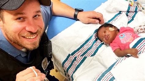 Hero Cops Save Unresponsive Infant's Life - YouTube