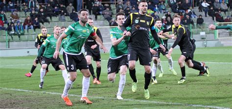 Do 31 stycznia 2002 roku funkcjonował jako stowarzyszenie sportowe. RELACJA GKS Bełchatów 0-0 GKS Jastrzębie