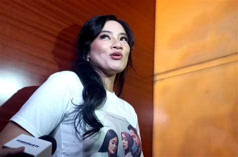 Krisjiana Baharuddin Mesra Dengan Titi Kamal Istri Christian Sugiono