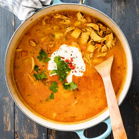 This soup is packed with so much flavor with bites of tender chicken, rice noodles, cilantro, basil now you know i love a red curry. Chicken Curry Soup - Simply Delicious