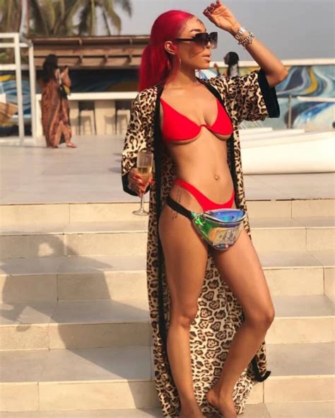Fashion Designer Ugonna Omeruo Shows Off Her Banging Bikini Body