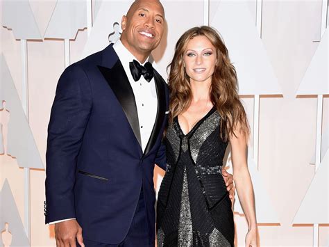 Entgegen der ursprünglichen ankündigungen wird dwayne johnson nicht als black adam im film auftreten, jedoch später in dessen solofilm. Name enthüllt: So heißt Dwayne "The Rock" Johnsons Baby ...