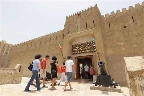 متاحف الإمارات قيمة تعزز السياحة الثقافية