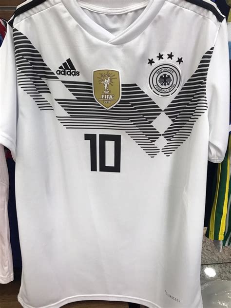 Personalização com nome e número grátis procura a camisa do seu time do coração com qualidade superior e por um preço justo? Nova Camisa Alemanha Copa Do Mundo 2018 !!! - R$ 59,90 em ...