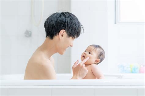 「親子でお風呂」何歳まで一緒に入っていますか？ 「母と息子」は5歳がピークそれでは「父と娘」は？｜まいどなニュース