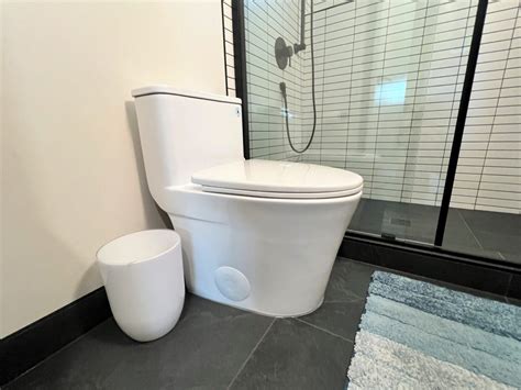 Maximize Space In A Small Bathroom Design