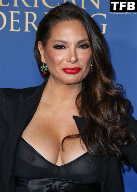 Alex Meneses Flashes Her Nude Boobs At The La Premiere Of Lionsgates