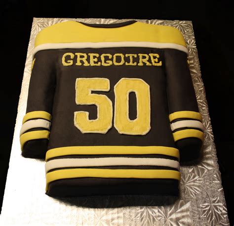 Experience the world of cake decorating like never before with cake central magazine! Boston Bruins Hockey Jersey Cake (Back) - CakeCentral.com